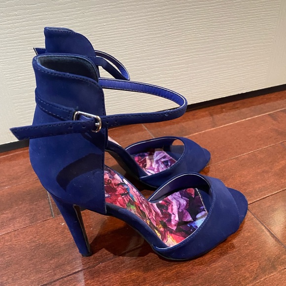 Blue Qupid blue open toe 4.5” heels size 8.5 - Picture 4 of 10